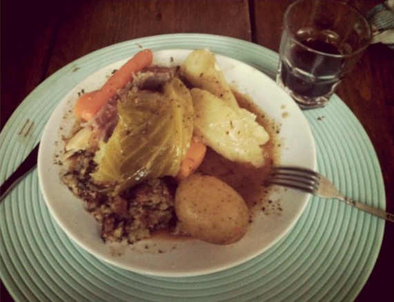 
        
        Image 1: A <i>Jiggs' dinner</i>. Source: Wikimedia Commons. Photo: celinecelines            