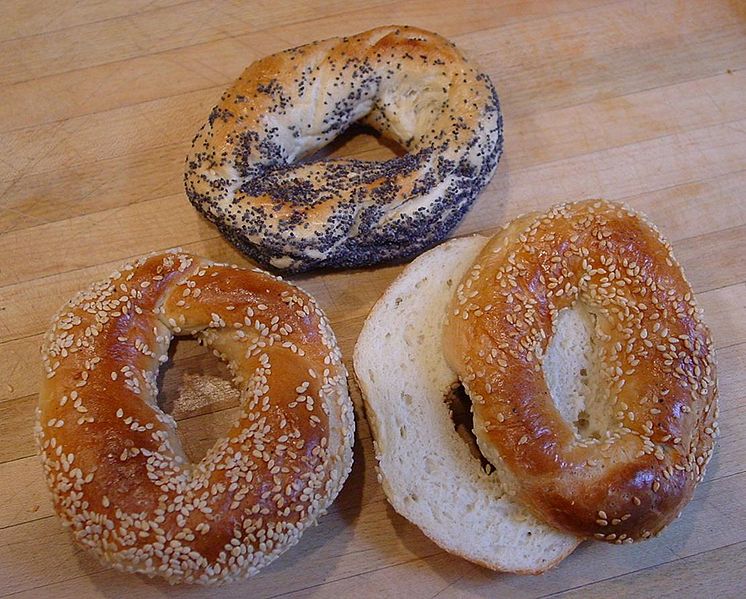 
        Image 1: <i>Montreal bagels</i>. Source: Wikimedia Commons. Photo: G. Perlman      