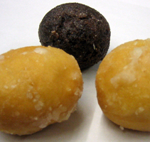 
        
        Image 1: Three <i>Timbits</i>.  Source: Wikimedia Commons. Photo: Open Domain      